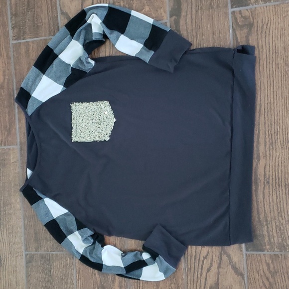 🖤 Top 🖤 - Picture 2 of 10